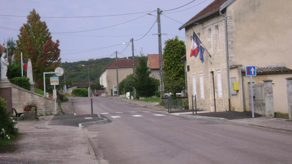 Bed and Breakfast La Ferme De La Velle La Neuvelle-lès-Scey Exterior foto